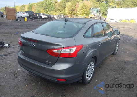 2012 Ford Focus Se z USA, uszkodzony, nr VIN 1FAHP3F22CL395736